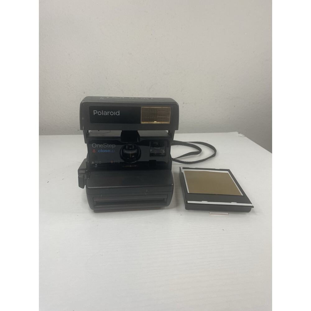 Polaroid One Step Close Up 600 Instant Film Camera With Strap Vintage W Film